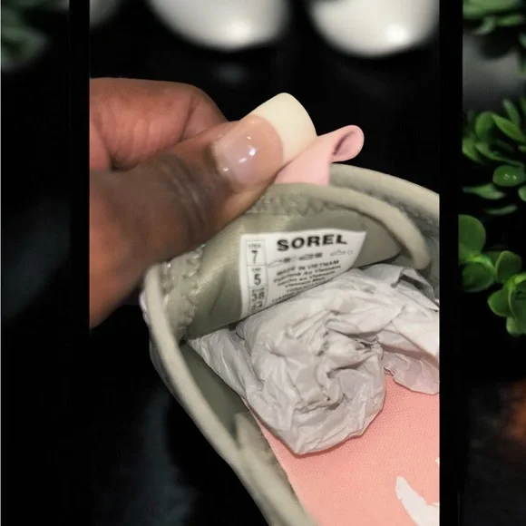 Sorel Women's Sneakers in Gray and Pink - Picture 5 of 7